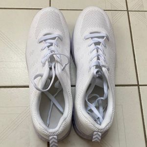 Women’s knit mesh sneakers